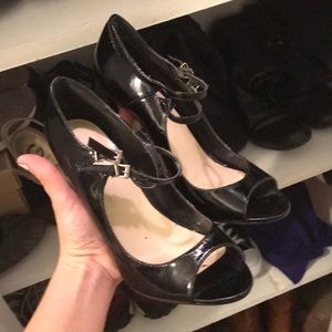 Colin Stuart peep toe  leather hills